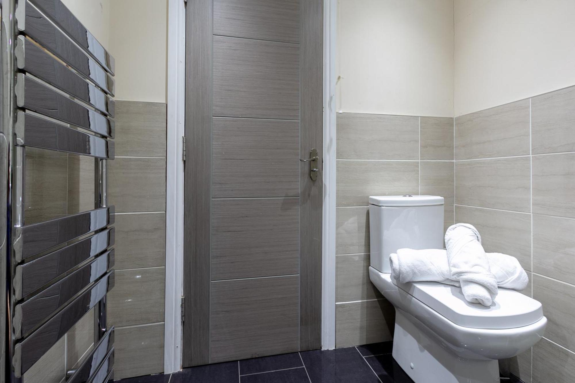 Bathway House - Free Secured Parking And Wifi Apartamento Coventry Exterior foto