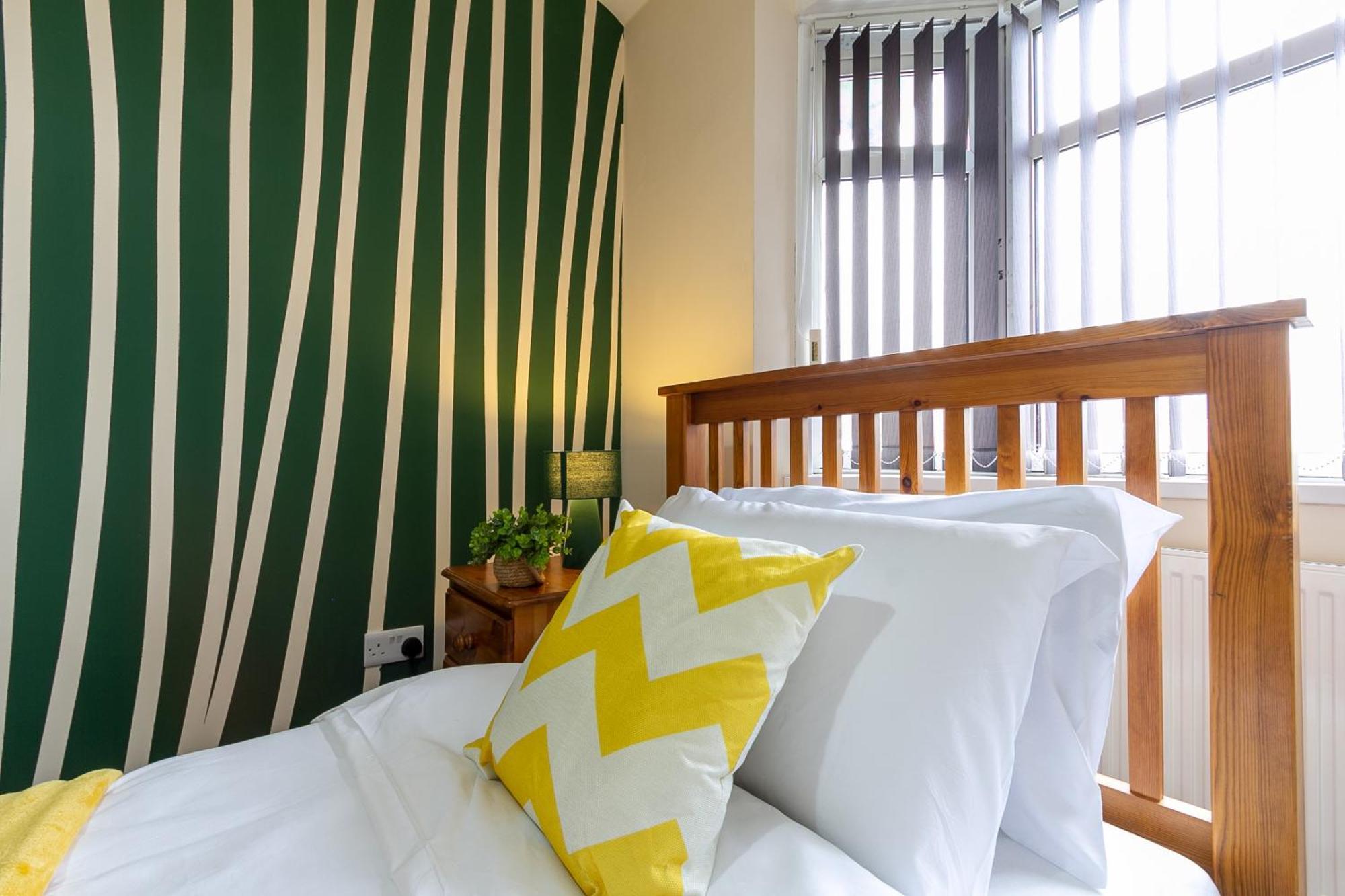 Bathway House - Free Secured Parking And Wifi Apartamento Coventry Exterior foto